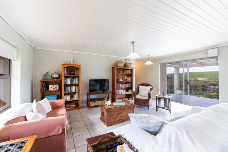 1 Bedroom Property for Sale in Napier Western Cape